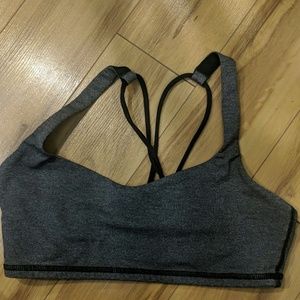 Lululemon sports bra size 6